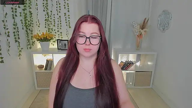 Snapshot of effyrain chatting on 04.01.26 effyrain online show from 04.01.26