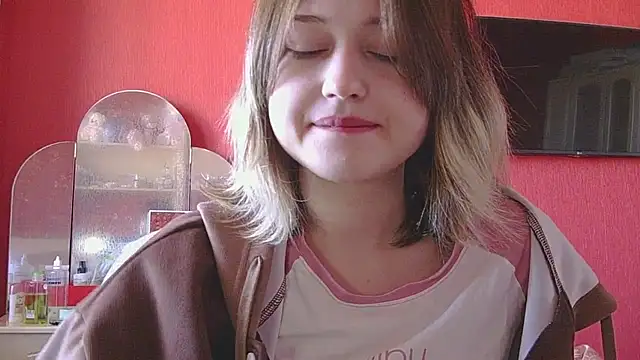Snapshot of Beloved_Mary chatting on 05.05.26 Beloved Mary online show from 05.05.26