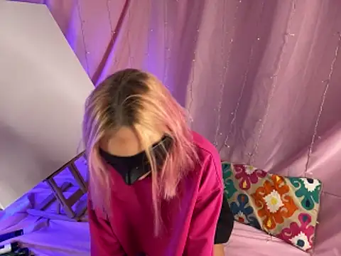 Snapshot of LunVision chatting on 03.16.26 LunVision online show from 03.16.26