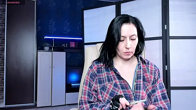 Lucky Milf online show from 04.04.26