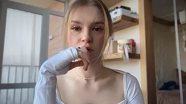 cyberl0ve  online show from 04.15.26