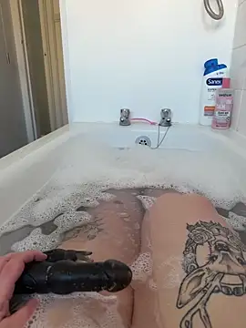 BeeMay22 online show from 03.26.26