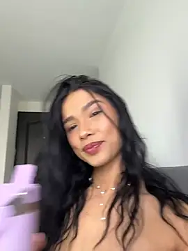 Snapshot of Bella_Smithe chatting on 06.18.26 Bella Smithe online show from 06.18.26