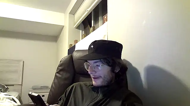 Snapshot of KinkyKittyBoy chatting on 07.05.26 KinkyKittyBoy online show from 07.05.26