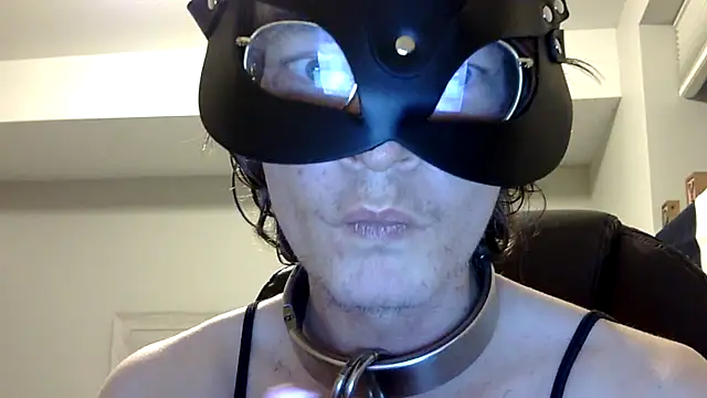 Snapshot of KinkyKittyBoy chatting on 07.06.26 KinkyKittyBoy online show from 07.06.26