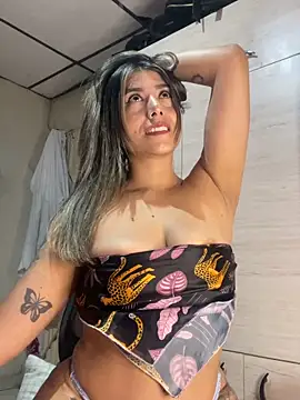 Snapshot of stefanyqueen69 chatting on 05.13.26 stefanyqueen69 online show from 05.13.26