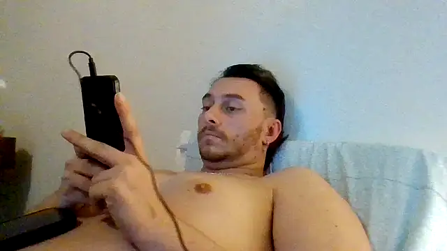 Snapshot of TallHungandCloudy69 chatting on 03.07.26 TallHungandCloudy69 online show from 03.07.26