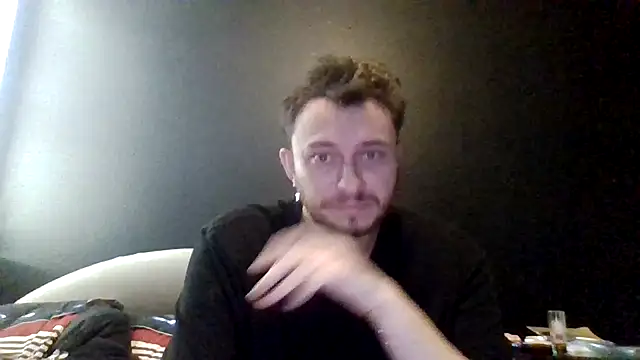 Snapshot of TallHungandCloudy69 chatting on 05.17.26 TallHungandCloudy69 online show from 05.17.26