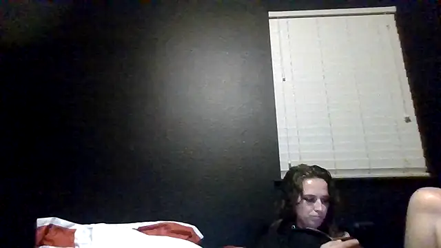 Snapshot of TallHungandCloudy69 chatting on 05.18.26 TallHungandCloudy69 online show from 05.18.26