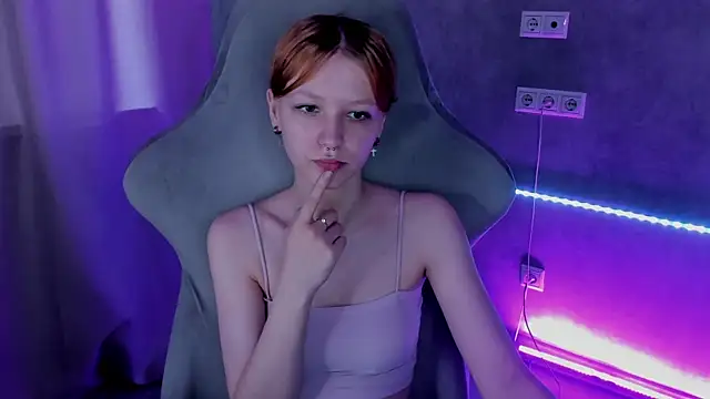 Emma Dusk online show from 07.15.26