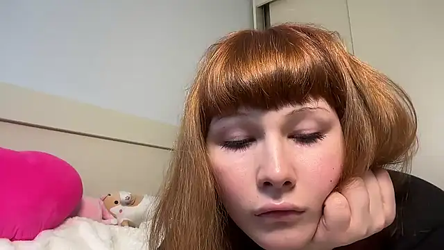 Snapshot of AlexaGudz chatting on 06.06.26 AlexaGudz online show from 06.06.26