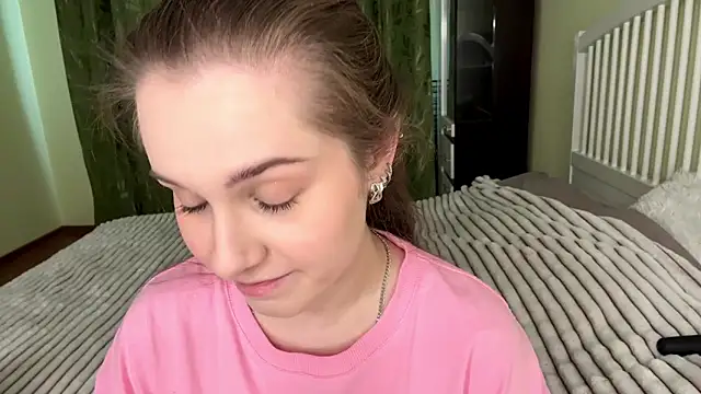 Snapshot of ElizabethHenderson chatting on 03.31.26 ElizabethHenderson online show from 03.31.26