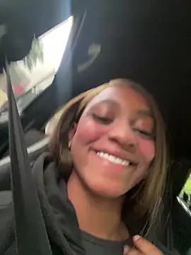 LiaTrainor online show from 03.18.26