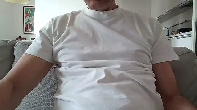 Snapshot of Alex1970-IT chatting on 04.18.26 Alex1970-IT online show from 04.18.26