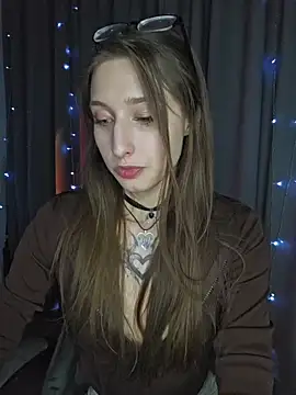 Emma Willson online show from 04.17.26