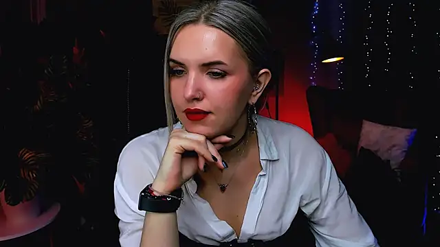 Snapshot of AliceSmite chatting on 03.27.26 AliceSmite online show from 03.27.26