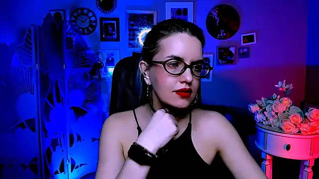 Snapshot of AliceSmite chatting on 04.23.26 AliceSmite online show from 04.23.26