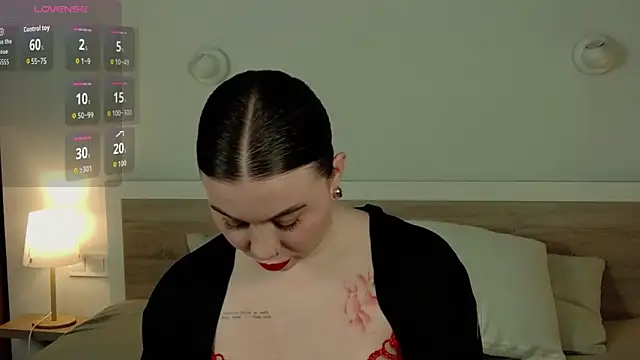 HermioneMoon online show from 04.29.26