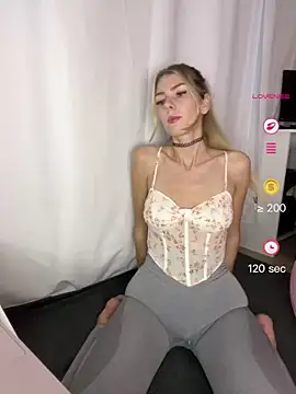 Snapshot of SoniaXOXO chatting on 05.05.26 SoniaXOXO online show from 05.05.26