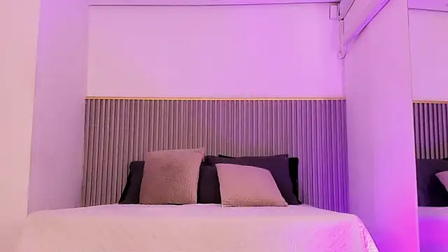 ashvalentine  online show from 04.01.26