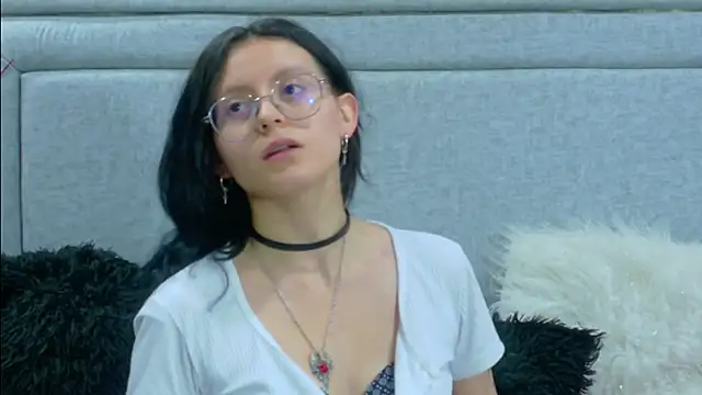 Naomimolie online show from 04.16.26