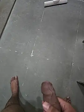 Snapshot of bigbuldgee chatting on 06.24.26 bigbuldgee online show from 06.24.26