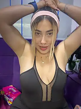 Snapshot of ManuelaVeeleez chatting on 05.28.26 ManuelaVeeleez online show from 05.28.26