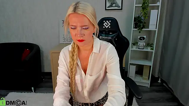 Ledi Luna online show from 04.09.26