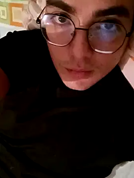 Snapshot of Hypeeboyy chatting on 04.05.26 Hypeeboyy online show from 04.05.26