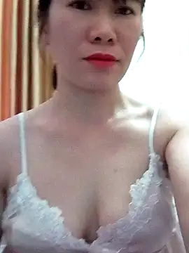 Snapshot of Bondgirl_9 chatting on 05.27.26 Bondgirl 9 online show from 05.27.26