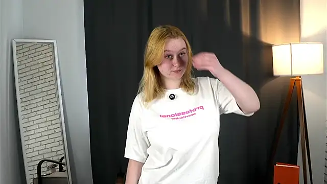 Snapshot of EdraDorsey chatting on 03.04.26 EdraDorsey online show from 03.04.26