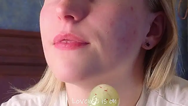 Snapshot of CatarinaGulla chatting on 04.24.26 CatarinaGulla online show from 04.24.26
