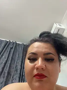 julietalovee online show from 05.19.26
