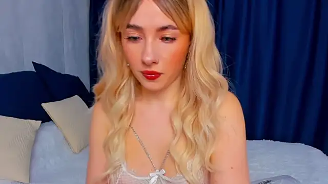 Aria Montclair online show from 04.19.26