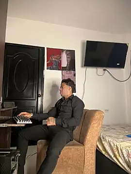 Snapshot of Kenny_romano chatting on 04.18.26 Kenny romano online show from 04.18.26