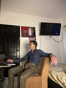 Snapshot of Kenny_romano chatting on 04.19.26 Kenny romano online show from 04.19.26