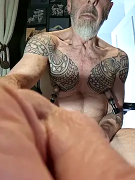 Snapshot of XXX666HEIL chatting on 04.07.26 XXX666HEIL online show from 04.07.26