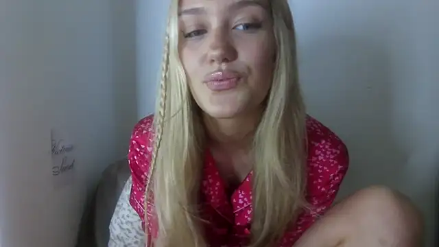 misslaylaV online show from 05.30.26