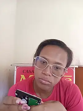 Snapshot of Sraveneno chatting on 06.13.26 Sraveneno online show from 06.13.26