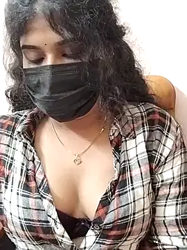 Snapshot of Sunitha28 chatting on 04.21.26 Sunitha28 online show from 04.21.26