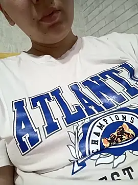 Emi hot1 online show from 03.05.26