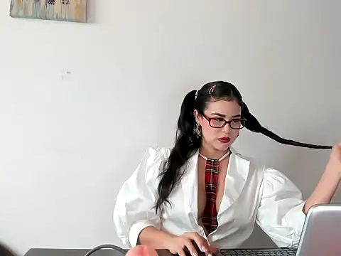 Snapshot of miakary chatting on 03.11.26 miakary online show from 03.11.26