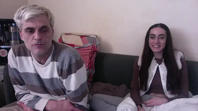 Snapshot of chiara-mario chatting on 03.25.26 chiara-mario online show from 03.25.26