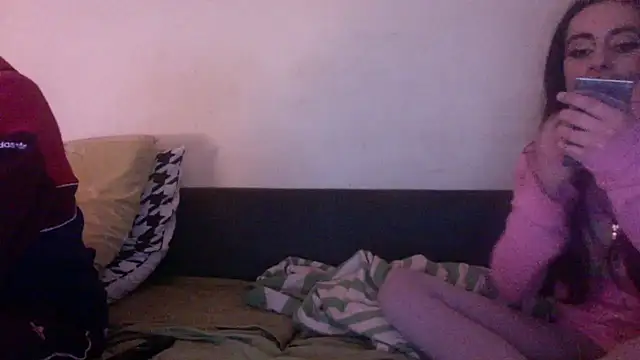 Snapshot of chiara-mario chatting on 04.15.26 chiara-mario online show from 04.15.26