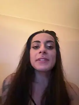 Snapshot of chiara-mario chatting on 05.11.26 chiara-mario online show from 05.11.26