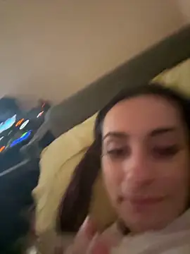 Snapshot of chiara-mario chatting on 05.12.26 chiara-mario online show from 05.12.26