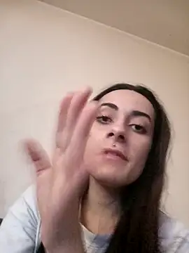 Snapshot of chiara-mario chatting on 05.13.26 chiara-mario online show from 05.13.26