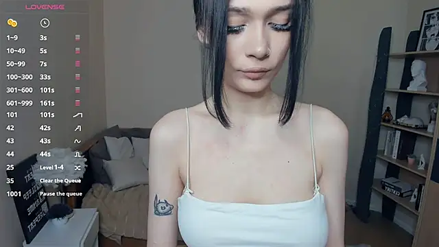 Snapshot of LynnCiprian chatting on 05.23.26 LynnCiprian online show from 05.23.26