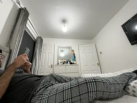 Snapshot of r130130 chatting on 03.25.26 r130130 online show from 03.25.26