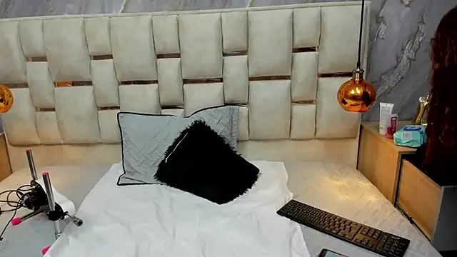 Snapshot of Milf_Drip chatting on 05.14.26 Milf Drip online show from 05.14.26
